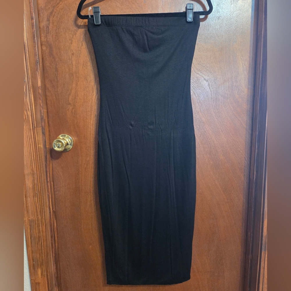 Elegant Black Strapless Dress